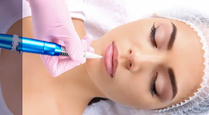 Das Kosmetikstudio bietet Permanent Make-up der Methode Long-Time-Liner