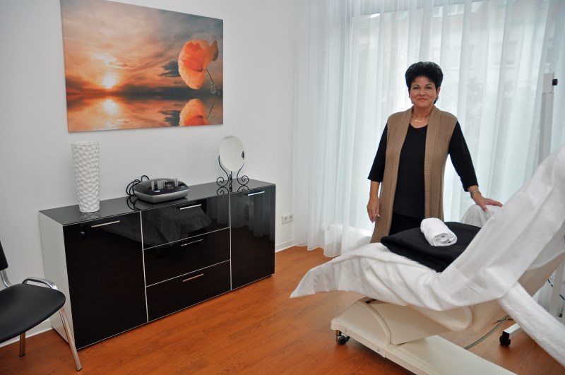 Neue Räumlichkeiten und Behandlungskabinen für klassische und apparative Kosmetik auf über 240qm in Stuttgart