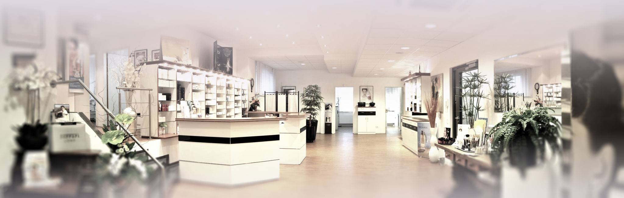 Kosmetische Behandlungen und Beratung im Kosmetikstudio in Stuttgart 